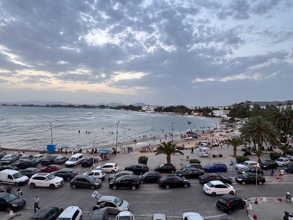 Neighbourhood, Natural landscape, Beach