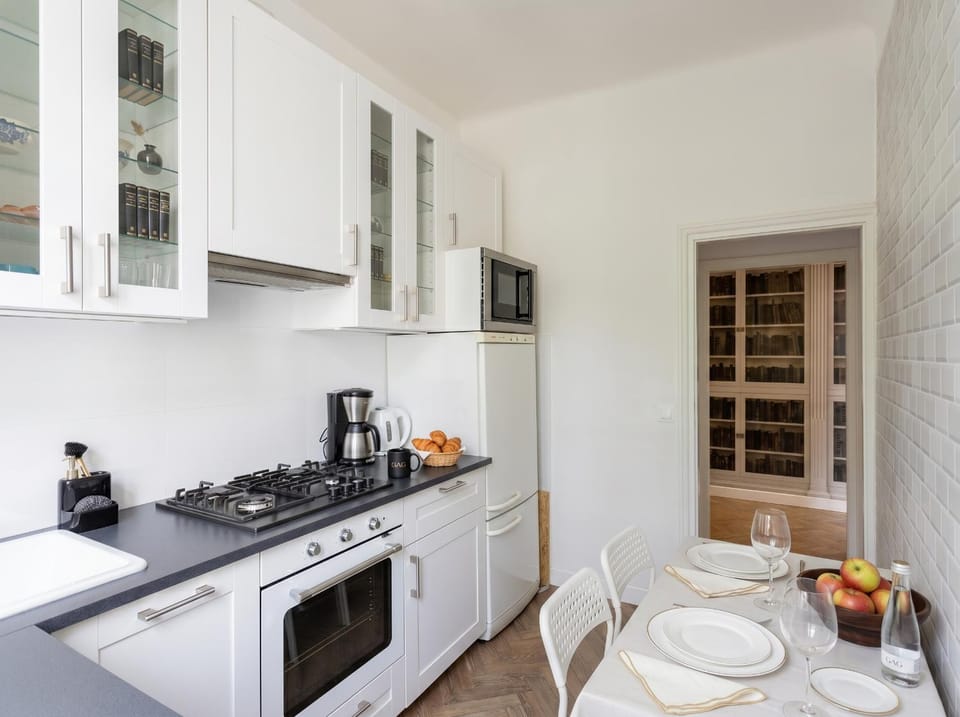 Coffee/tea facilities, Kitchen or kitchenette, Food and drinks, Dining area, Food, dishwasher, minibar, oven, pet friendly, stove, toaster