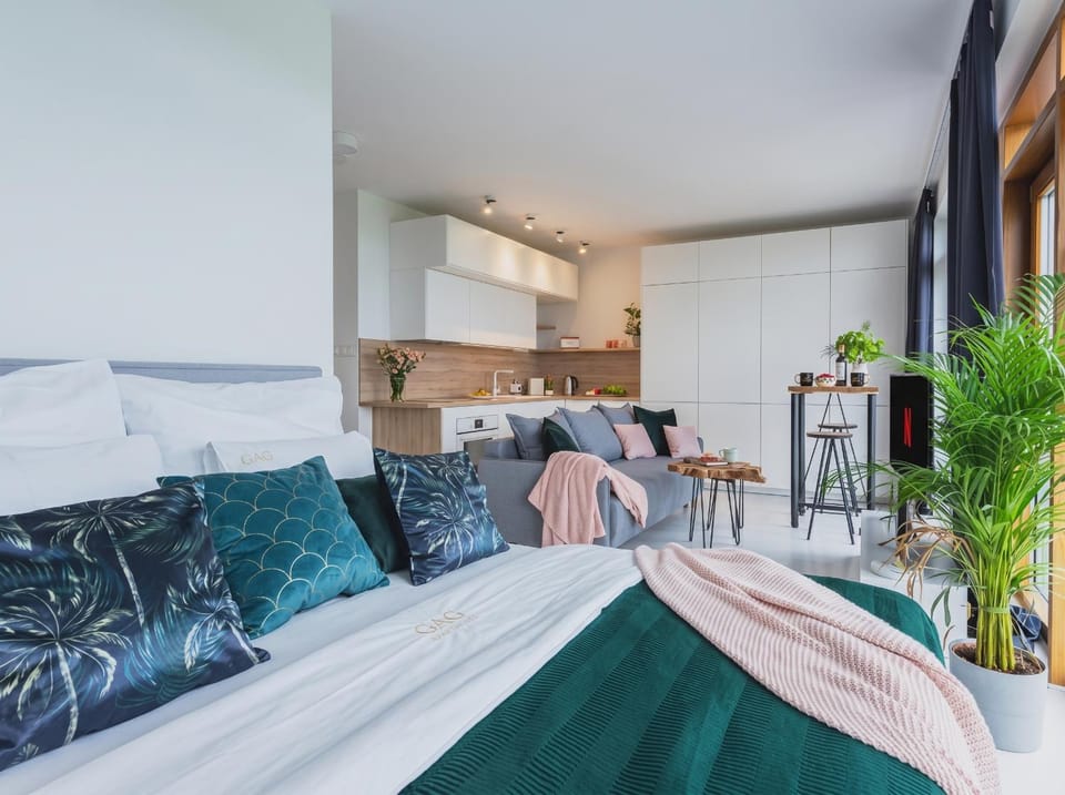 Kitchen or kitchenette, Living room, Seating area, Dining area, minibar, pet friendly, stove