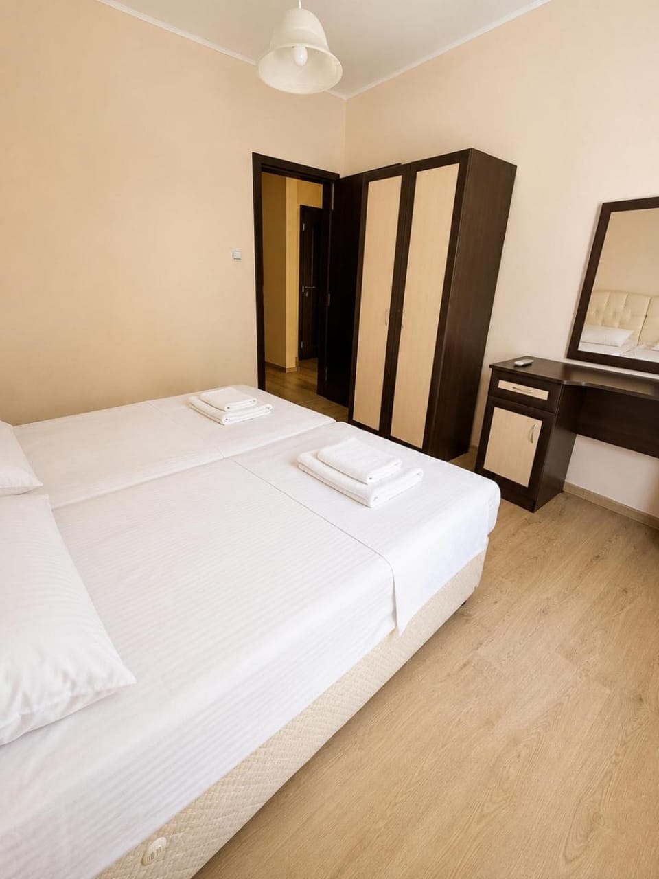 Bed, Photo of the whole room, Bedroom, wardrobe