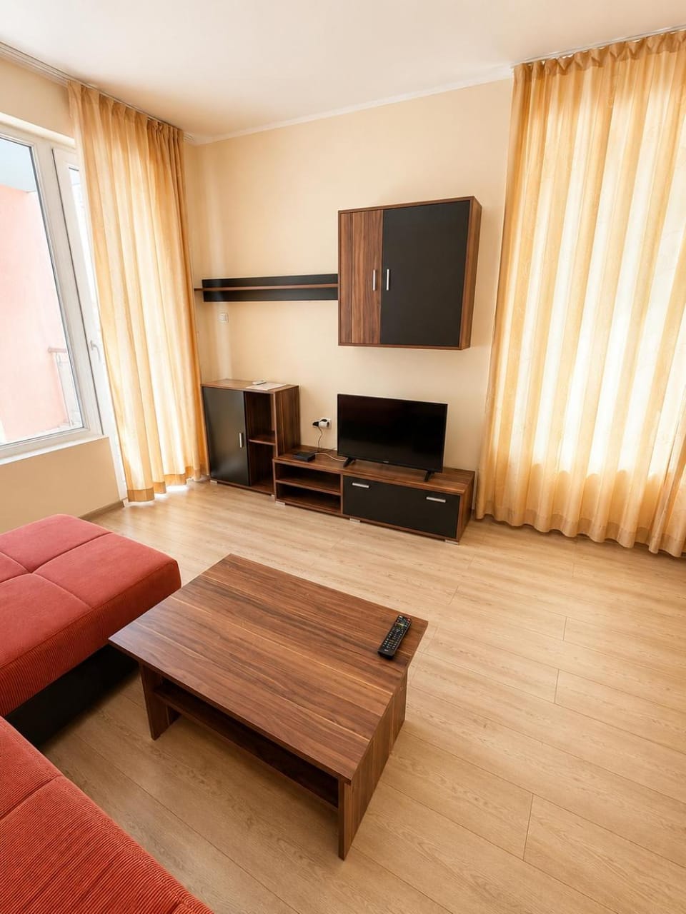 Communal lounge/ TV room, TV and multimedia, Living room, Seating area, Evening entertainment