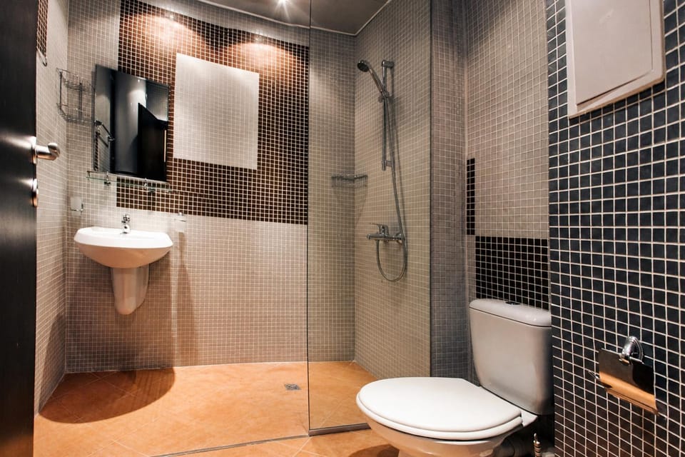 Shower, Toilet, Bathroom