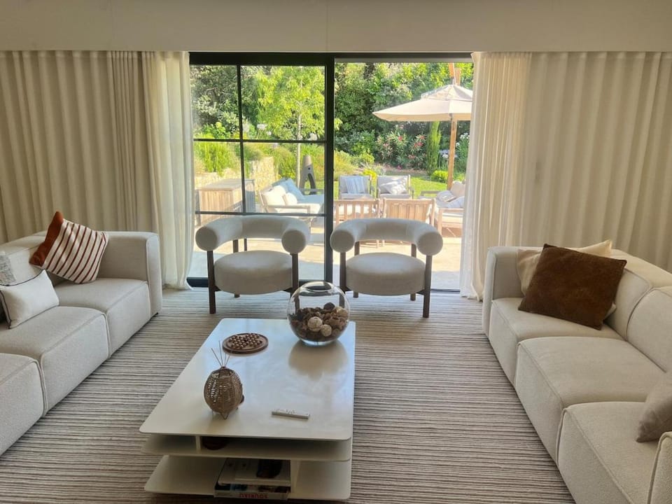 Provençal Villa with gym sauna, 5 min walk Valbonne Villa in Valbonne