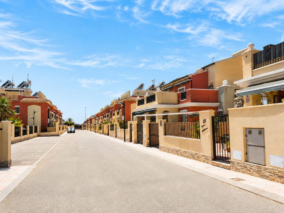 Altos de la Baha Spacious Townhouse with Private Garden Pool House in Torrevieja