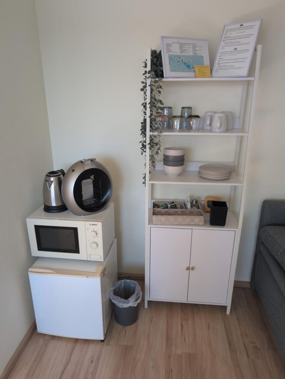 schönes Zimmer und Badezimmer in Einfamilienhaus Vacation rental in Friedrichshafen