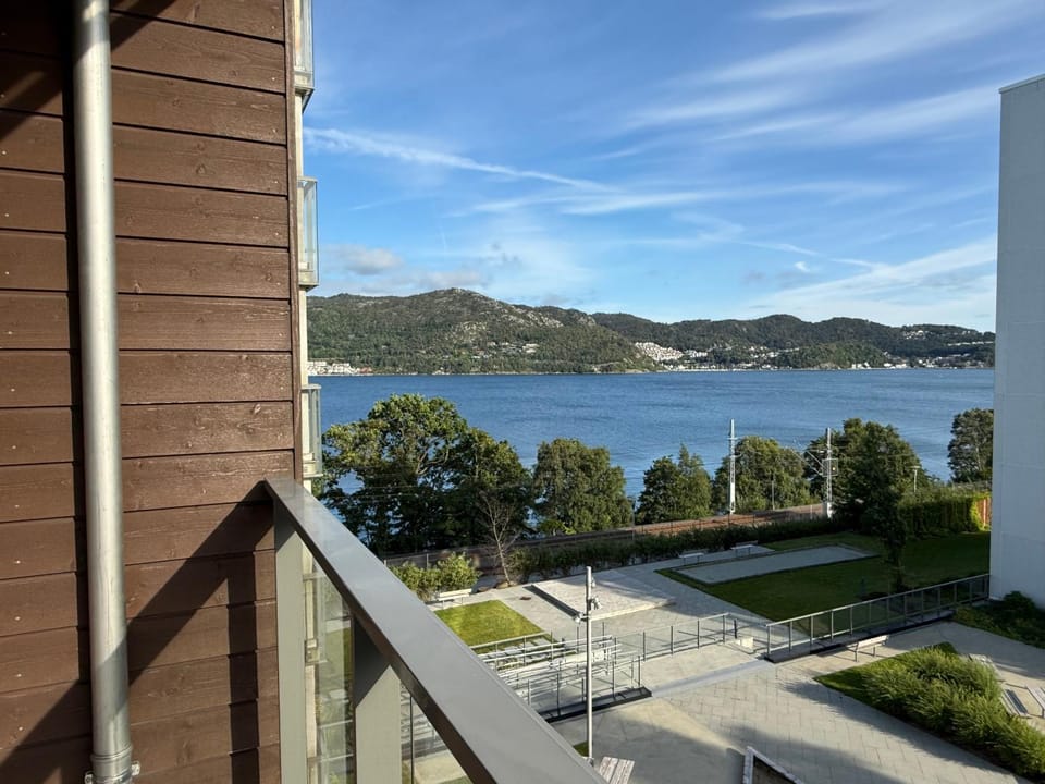 Beautiful seaview apartment - Direct bus to ONS, Stavanger, Sandnes Apartment in Rogaland