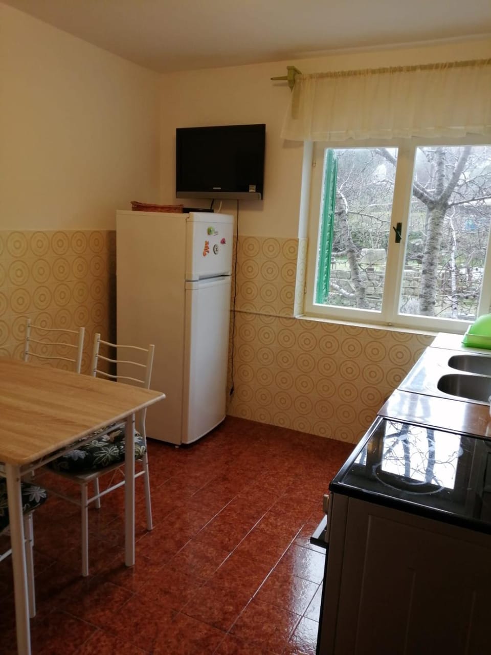 TV and multimedia, Kitchen or kitchenette, Dining area, oven