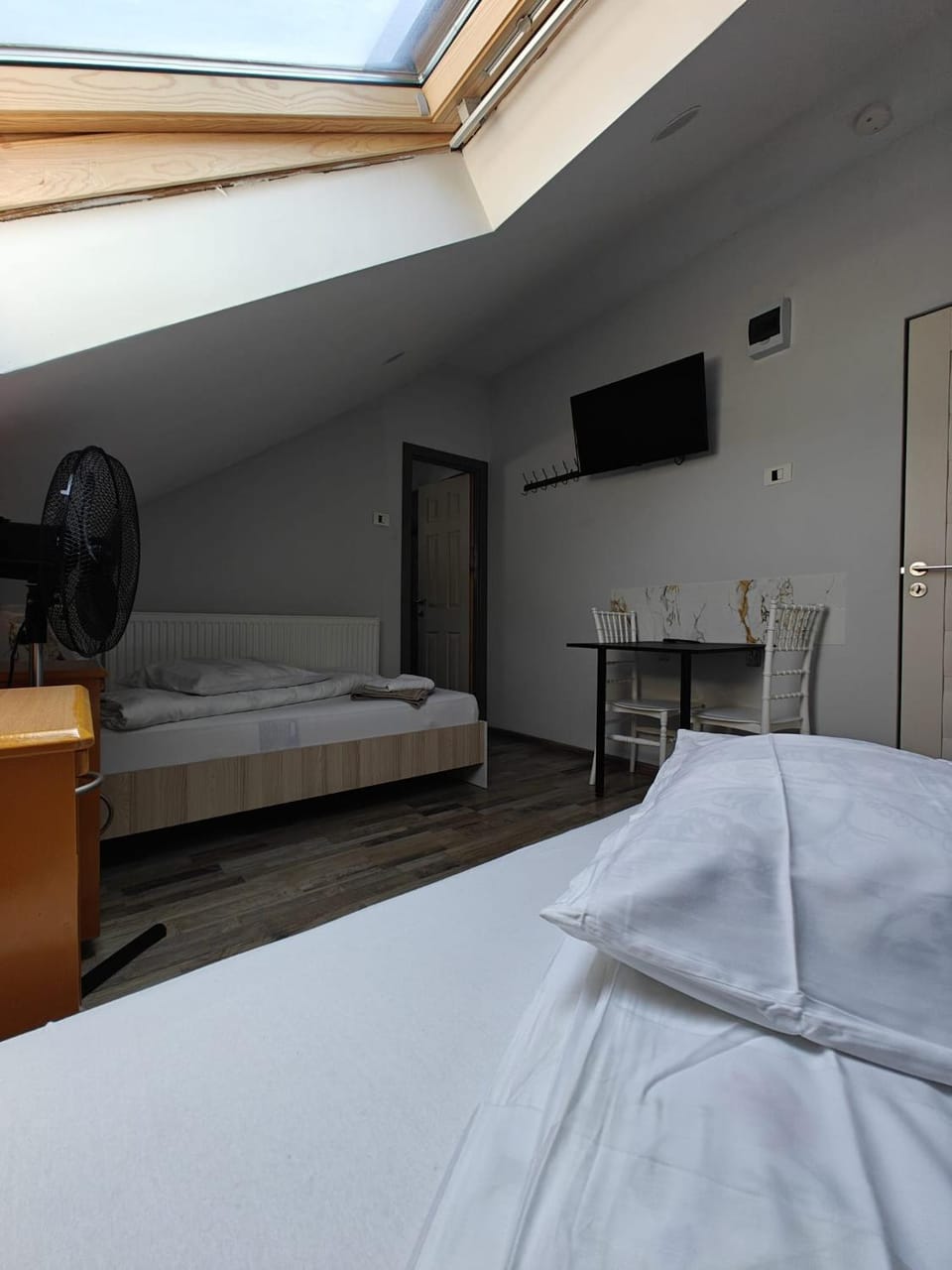 Camere de inchiriat La Coca Bicaz Bed and Breakfast in Romania