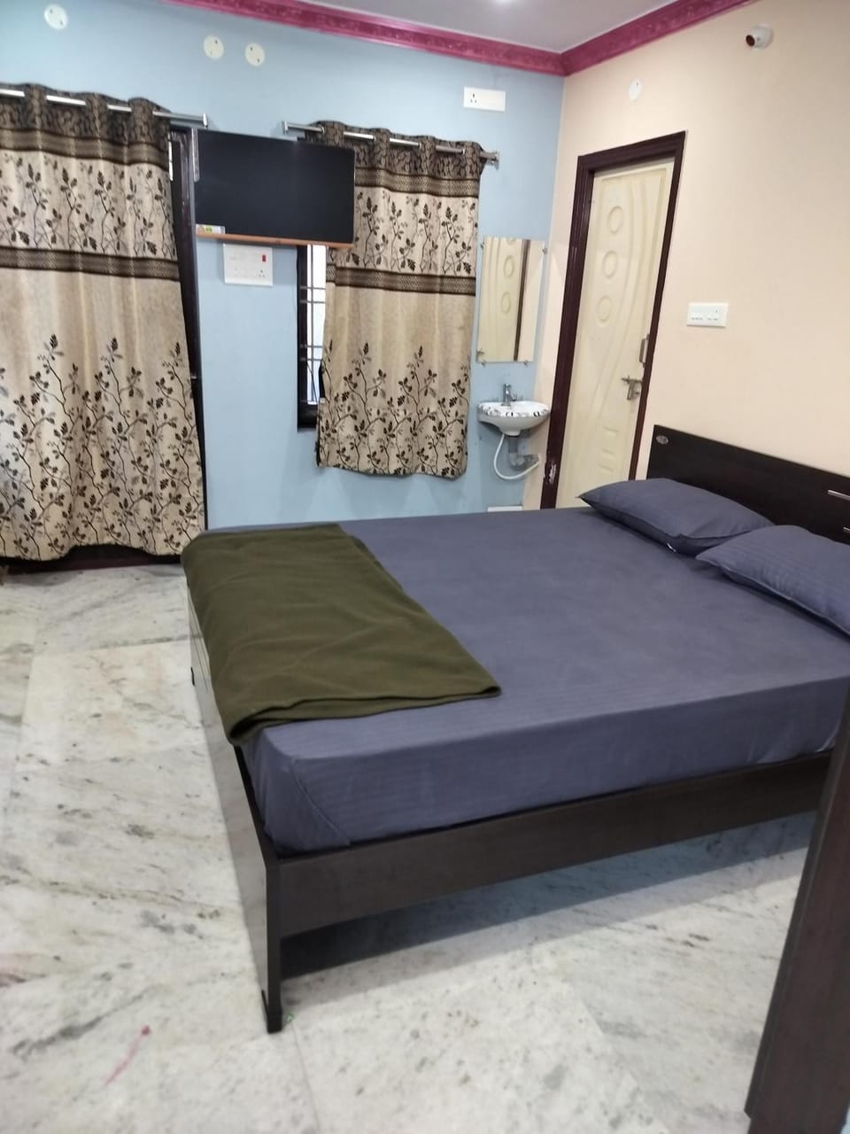 YVs Hungry island Hotel in Andhra Pradesh