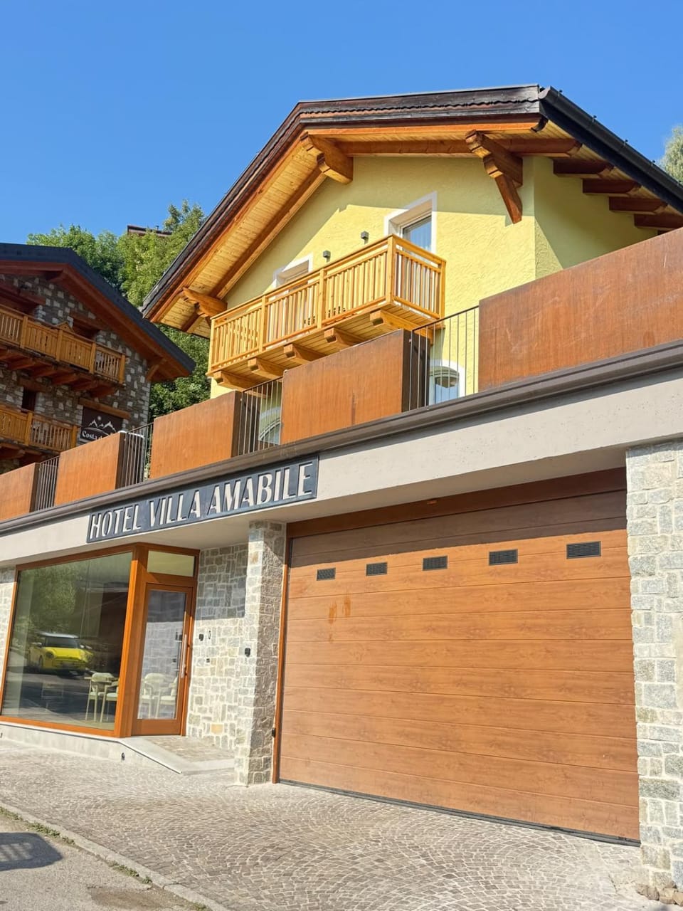 Property building, Day