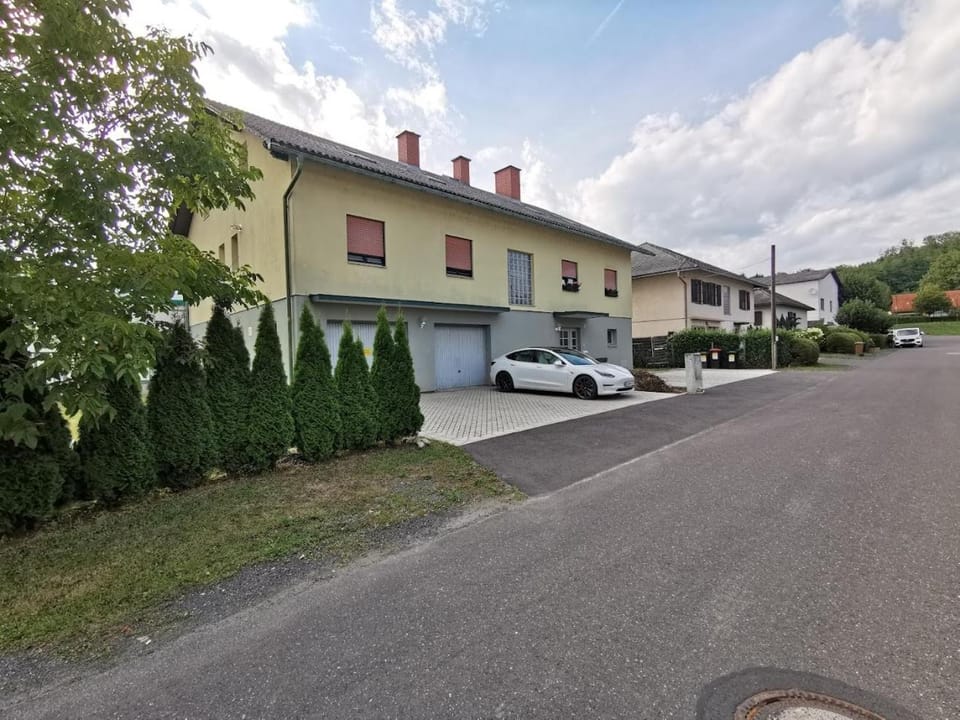 Property building, Neighbourhood, Street view, Parking