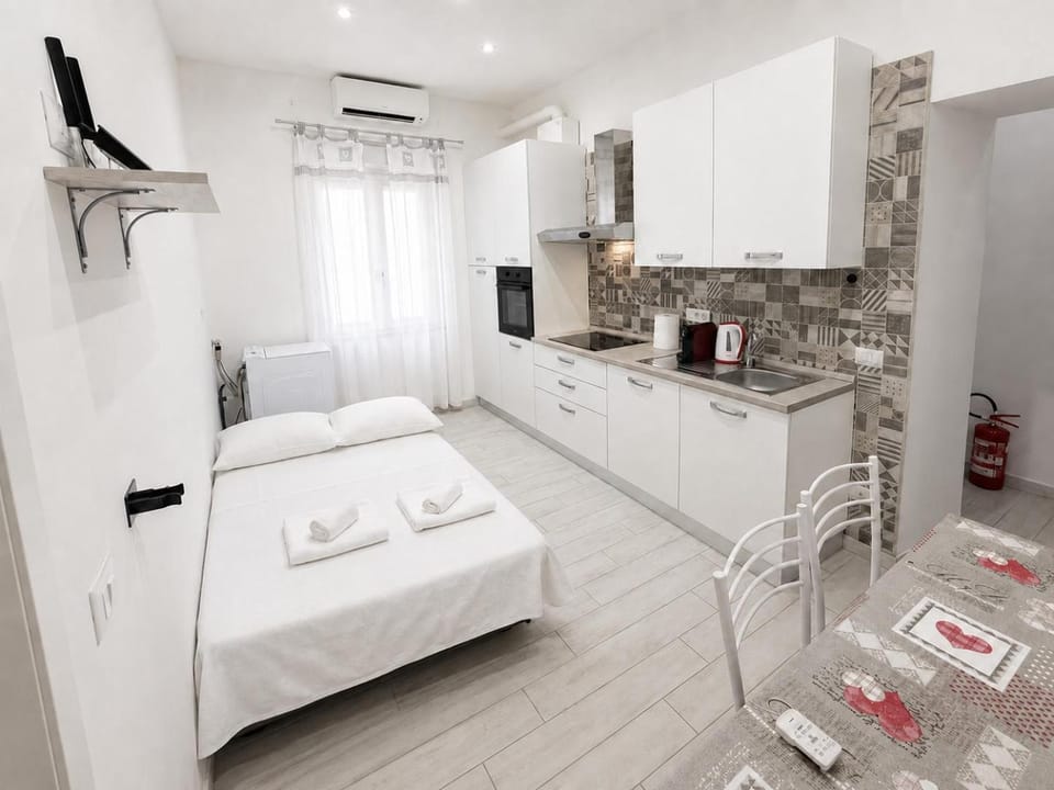 Living room, towels