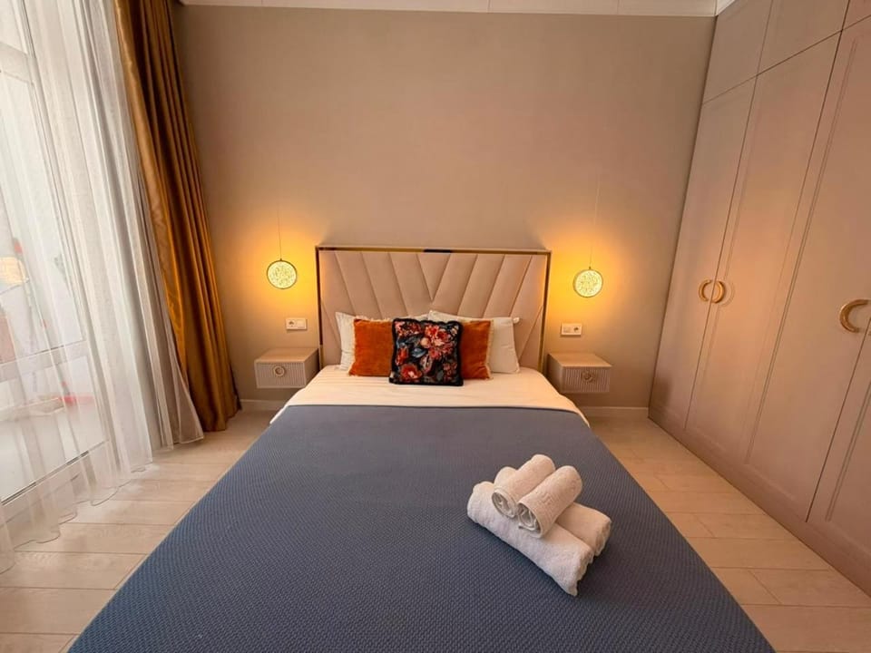 Bed, Photo of the whole room, Bedroom, towels, wardrobe