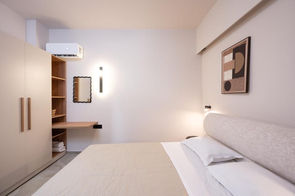Bedroom, wardrobe, air conditioner