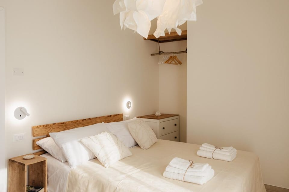 Bed, Balcony/Terrace, Balcony/Terrace, Photo of the whole room, Bedroom