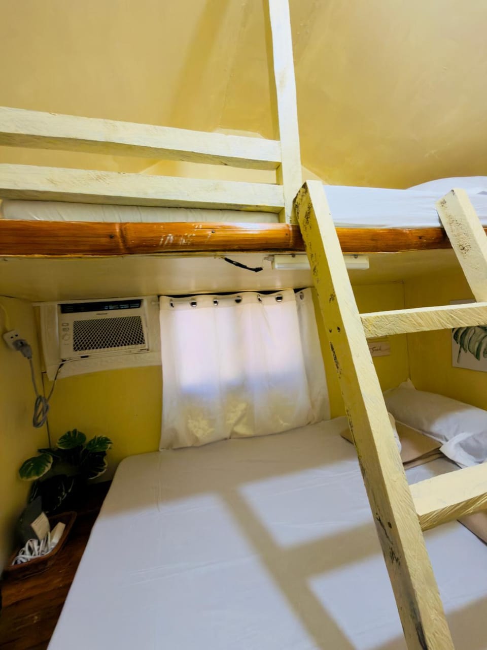 Beachfront Cabin Urbiztondo San Juan ELYU Cabin in La Union