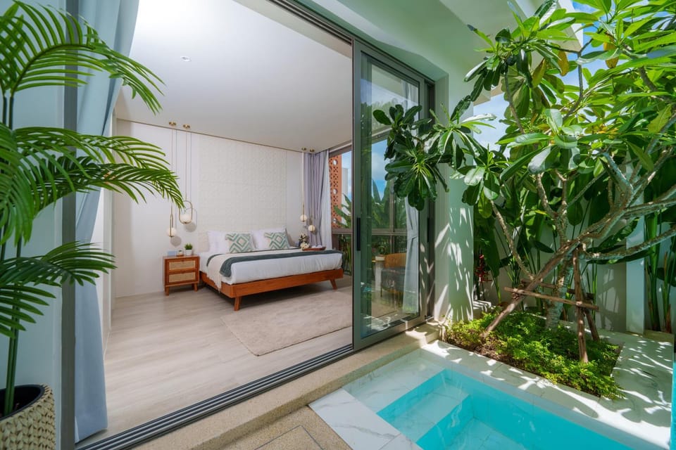 Bed, Day, Photo of the whole room, Bedroom, Pool view, Swimming pool
