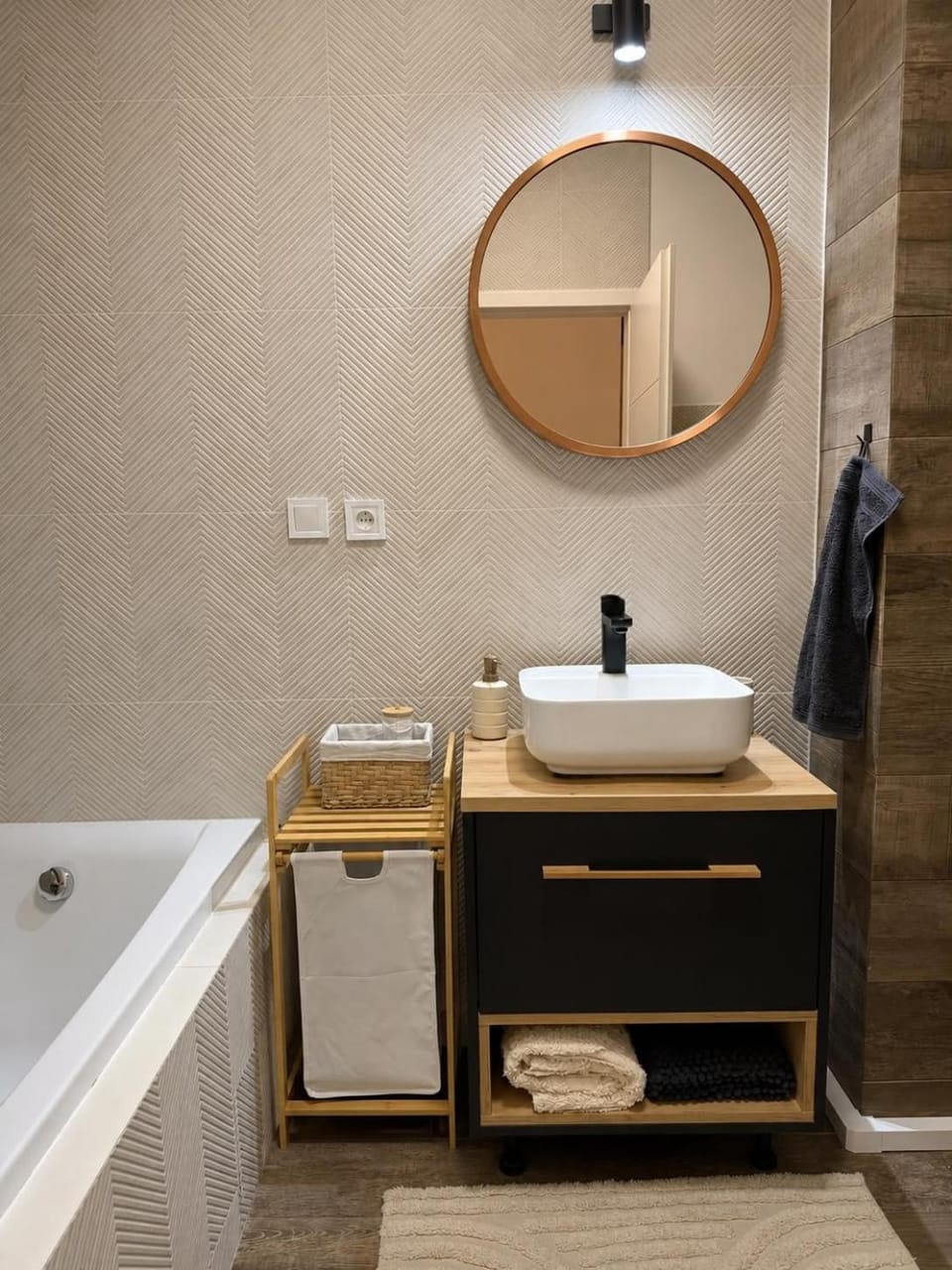 Bathroom, Bath, towels