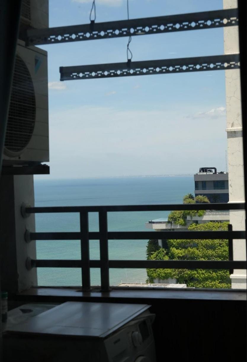 2 Bedrooms with Ocean View, 1 min walk to Beach Apartment in Da Nang
