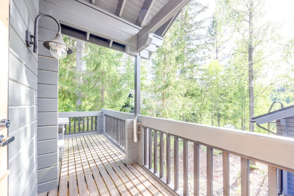 Patio, Day, Balcony/Terrace