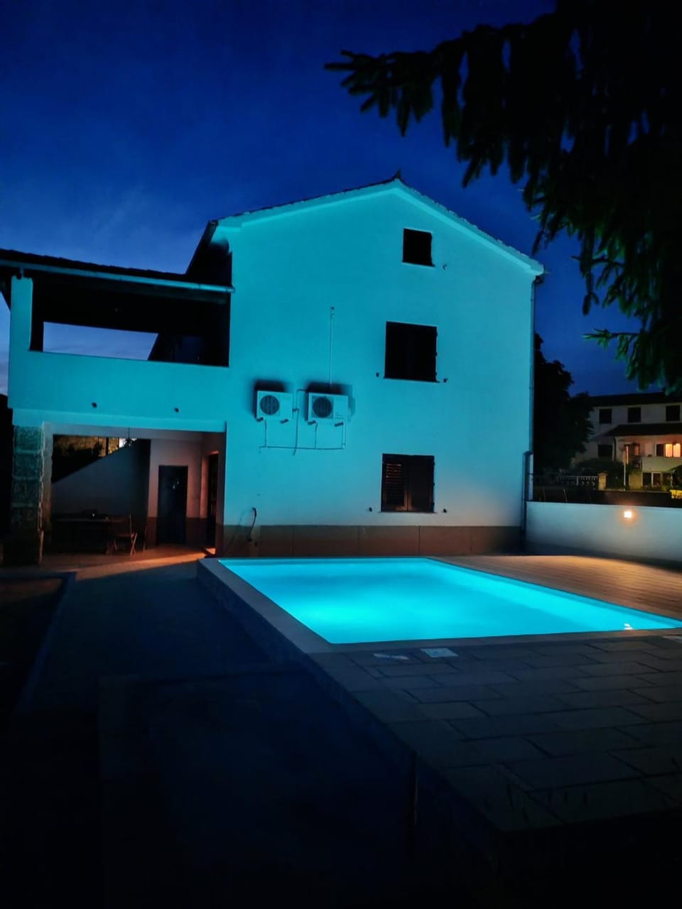 Swimming pool