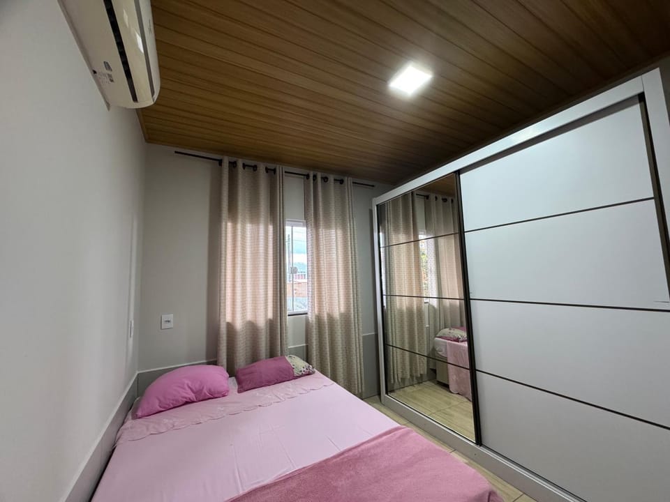 Bed, Bedroom, wardrobe, air conditioner