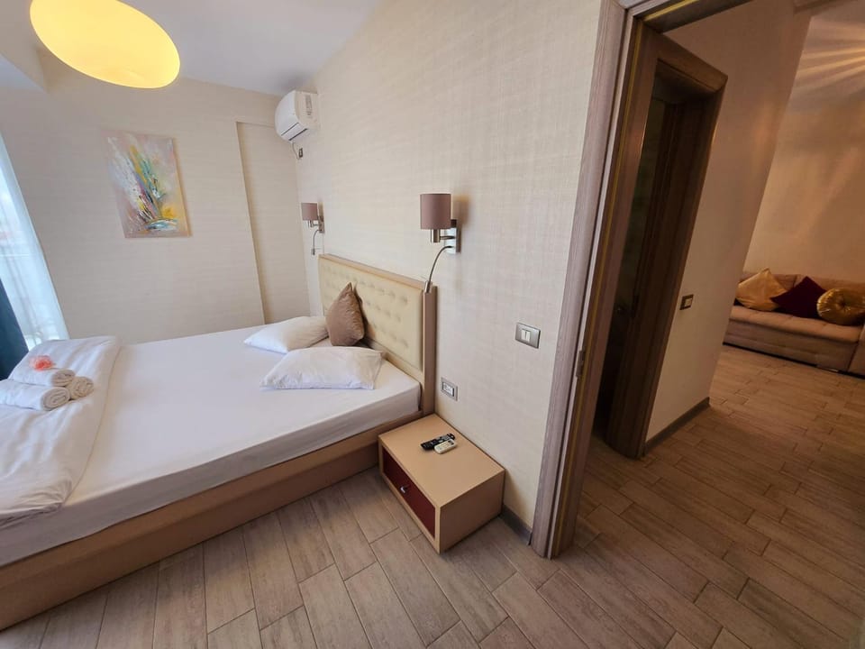 Luxury Front SeaView 3 Room Alezzi - Beach Pool & Spa Resort Apartment in Constanța County