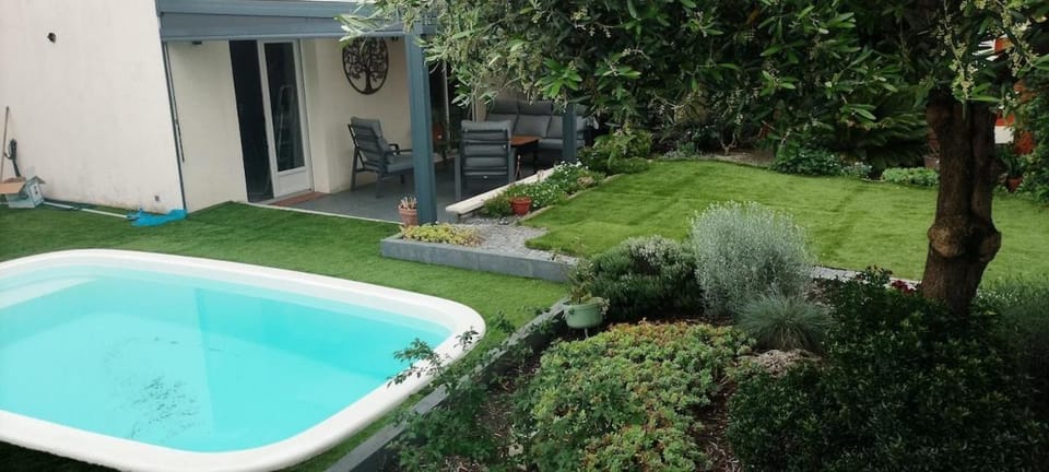 Grande maison avec piscine près de Saint-Émilion Villa in Nouvelle-Aquitaine