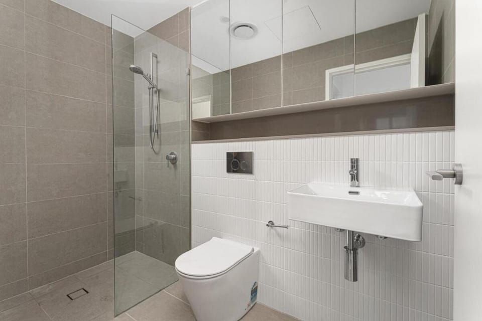 Luxury 2BR Apartment, Free Parking, Airport Apartment in Mascot