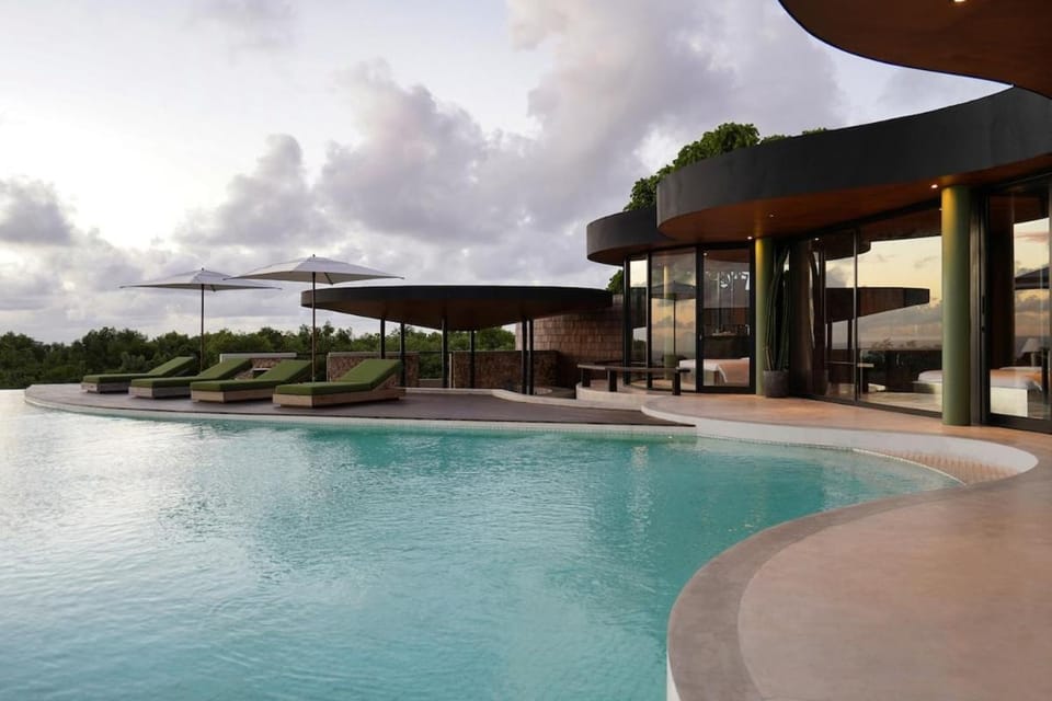 Nya Cliff Mansion Villa in Bali