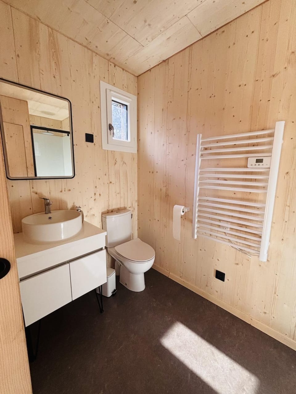 Les Deux M Tiny House with Private Garden Apartment in Sorgues