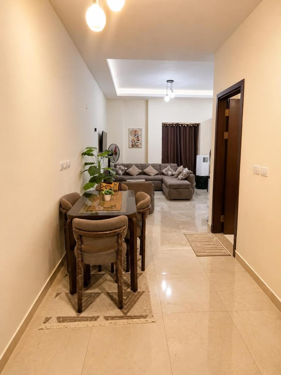 Seating area, Dining area