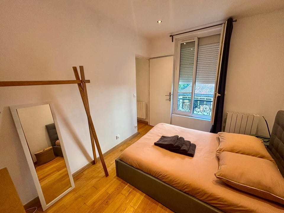 Bed, Bedroom