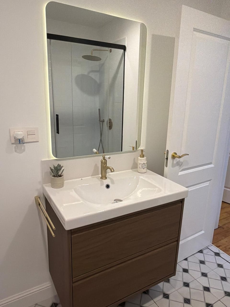 Apartamento de diseño en Avenida Apartment in Oviedo