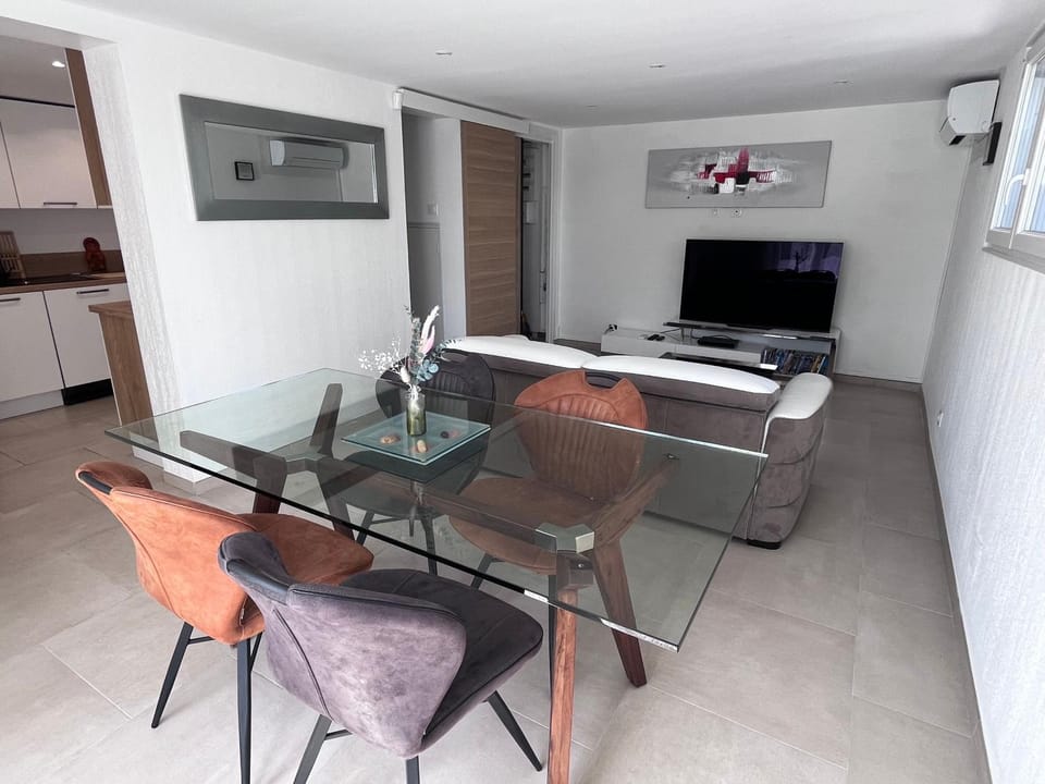 Appart T3 dans villa Carqueiranne La Californie Apartment in Hyères