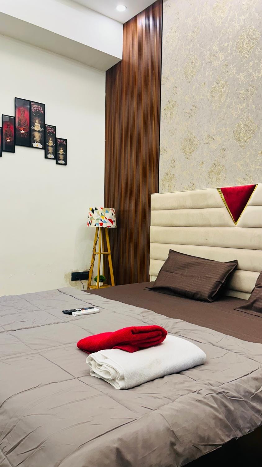 Elite Stays at Kaveri Vacation rental in Uttar Pradesh