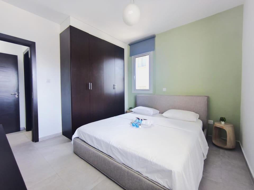 Bed, Photo of the whole room, Bedroom, towels, wardrobe