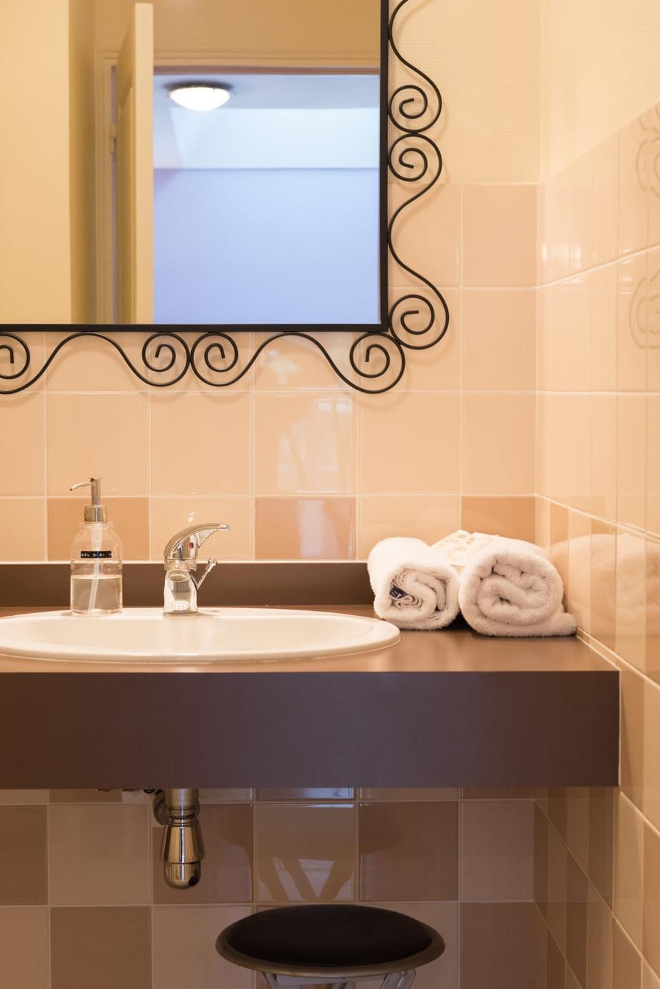 LA Haye 49240 AVRILLE Bed and Breakfast in Angers