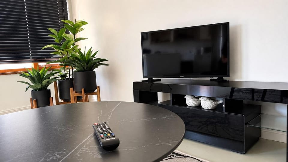 Communal lounge/ TV room, TV and multimedia, Living room