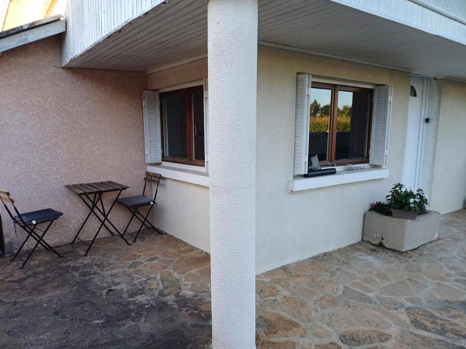 Hébergement indépendant dans les Dombes Apartment in Auvergne-Rhône-Alpes