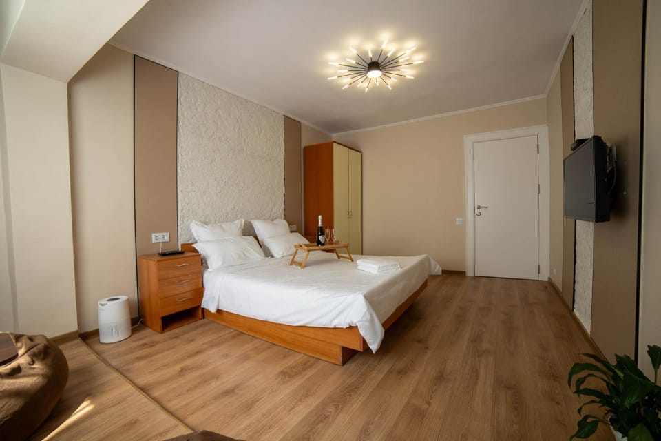 Bed, Photo of the whole room, Bedroom, towels, wardrobe