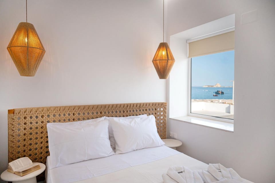 Bed, Natural landscape, Photo of the whole room, Bedroom, Sea view, towels