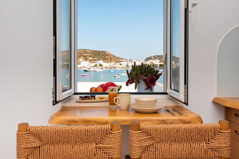 View (from property/room), Dining area, Sea view