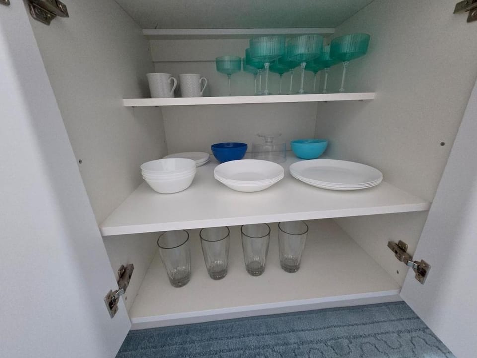 The Coral Cove Miami Studio with free parking Apartment in Coral Gables
