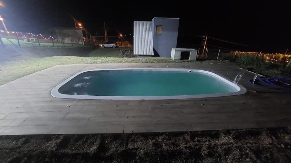 Chalé 35 m2, 2 pessoas, estacionamento, piscina Chalet in State of São Paulo