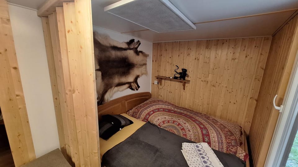 Hütte 28 Campground/ 
RV Resort in Canton of Grisons