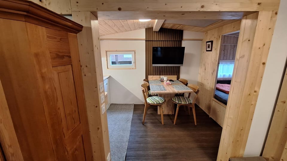 Hütte 28 Campground/ 
RV Resort in Canton of Grisons