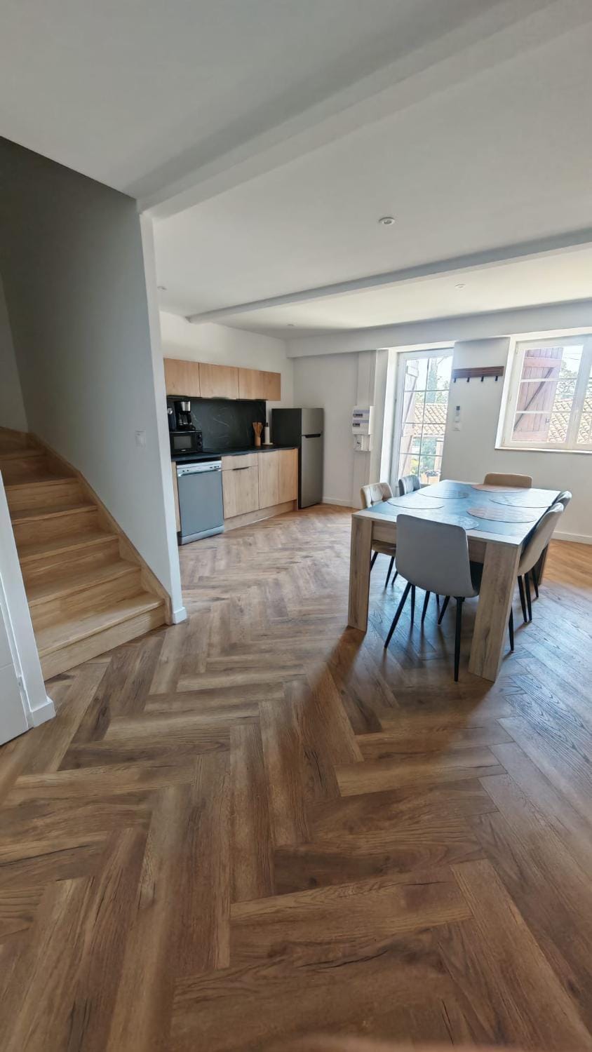 Apt 3, 3 air-conditioned bedrooms, 6 people, swimming pool Apartment in Bourgogne-Franche-Comté