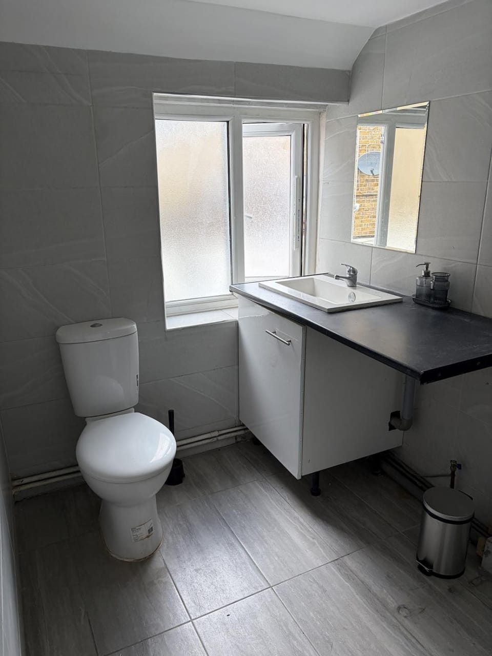 Little Flat Apartment in Windsor