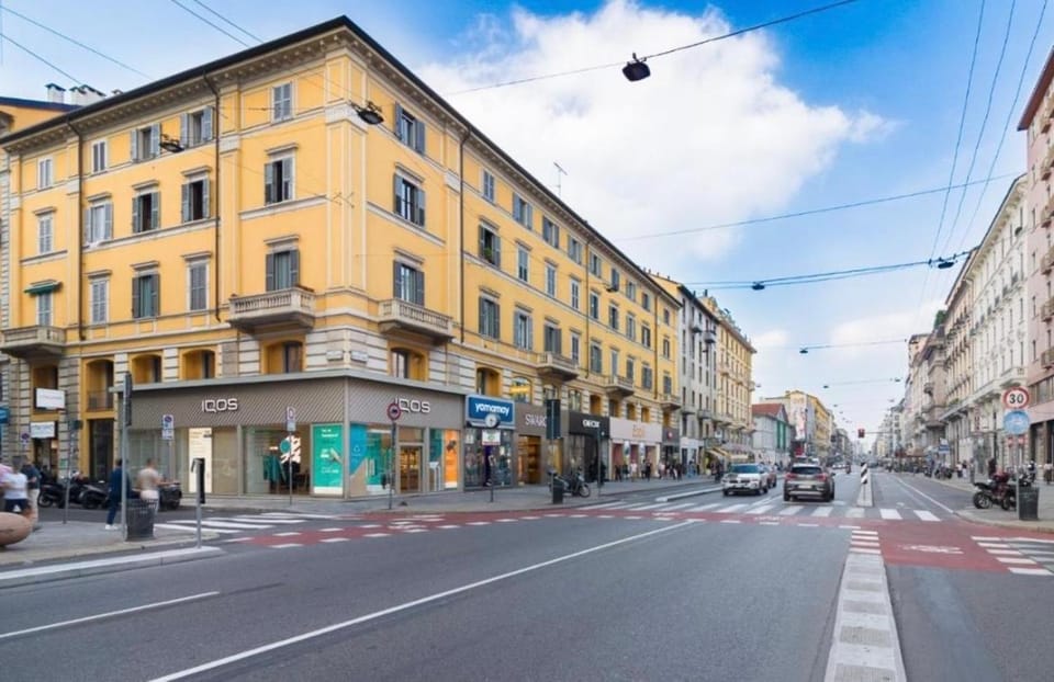 Property building, Neighbourhood, Street view, Location